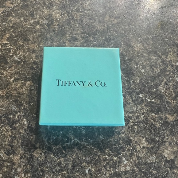 Tiffany & Co. ring - Picture 7 of 8